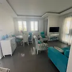 Townhouse Sea Mountain Views Willa