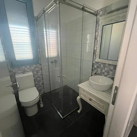 Townhouse Sea Mountain Views * Kharcha