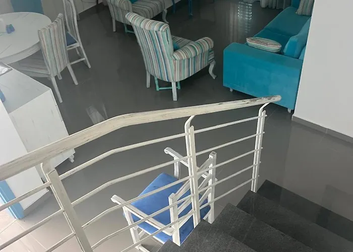 Townhouse Sea Mountain Views