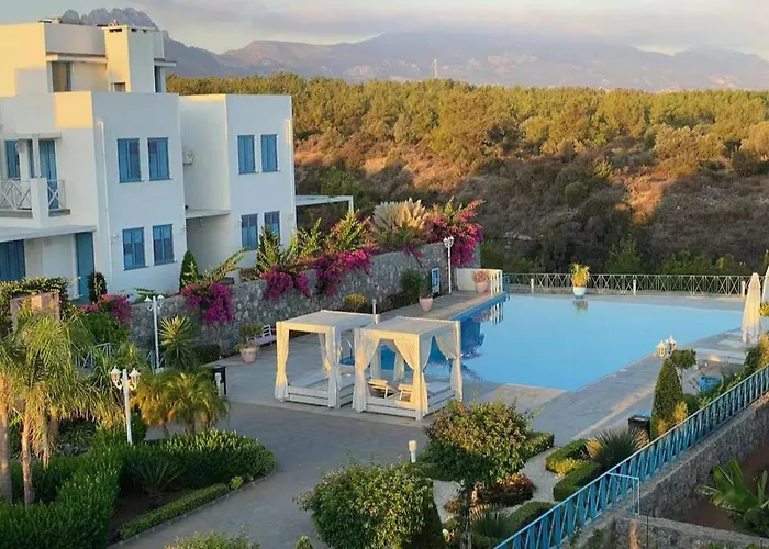 Townhouse Sea Mountain Views